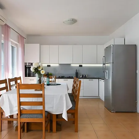 House Vukman Вилла