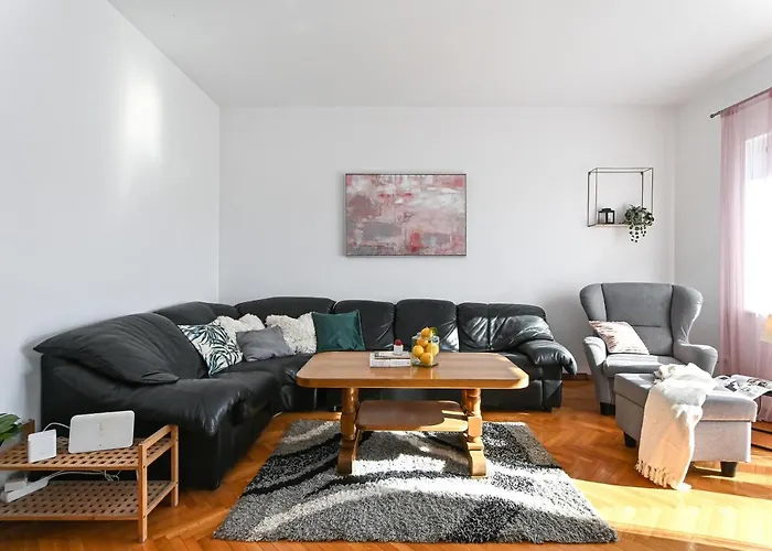 House Vukman Villa *