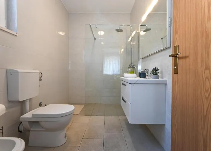 House Vukman Villa *