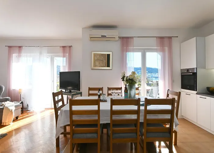 House Vukman Вілла *